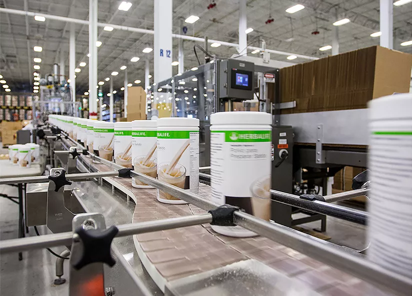 Línea de producción automatizada del Batido Fórmula 1 de Herbalife.